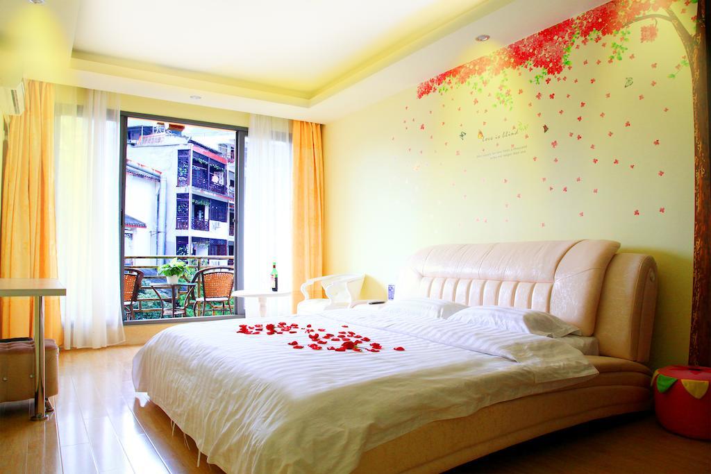 West Street International Youth Hostel Yangshuo Room photo